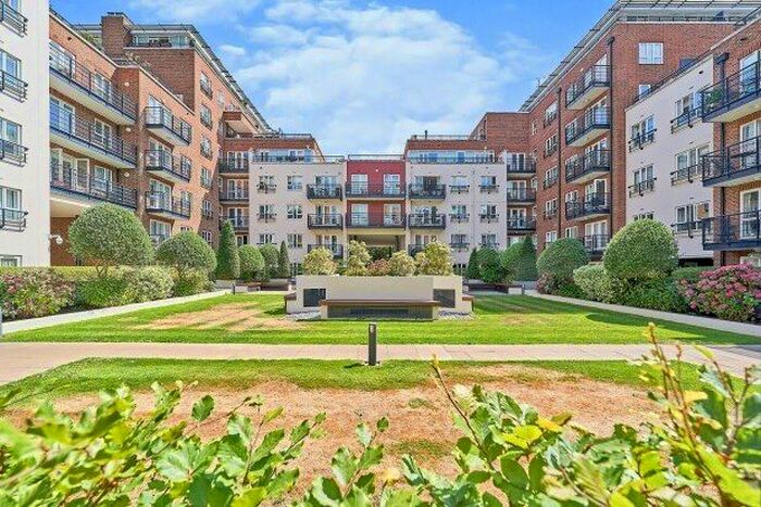 1 Bedroom Flat To Rent In Seven Kings Way Royal Quarter, Kingston Upon Thames, KT2