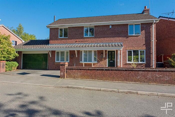4 Bedroom Detached House For Sale In Blacksmiths Fold, Atherton, Manchester, M46