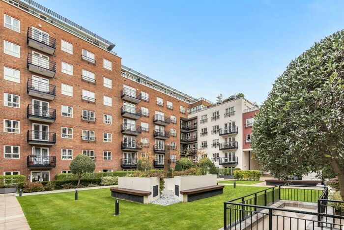 2 Bedroom Apartment To Rent In Bramber House, Royal Quarter, Seven Kings Way, KT2