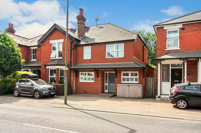 4 Bedroom Semi-Detached House To Rent In Walton Road, East Molesey, KT8