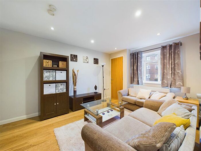 1 Bedroom Flat To Rent In High Street, London, W3