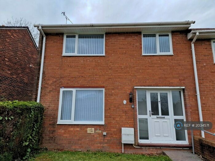 3 Bedroom Semi-Detached House To Rent In Trinity Road, Pontnewydd, Cwmbran, NP44