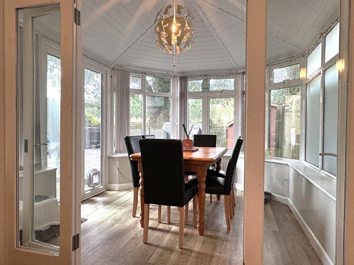 5 Bedroom Semi-Detached House For Sale In Seven Barrows Road, Northmnoor, Wareham, BH20 - Photo 8