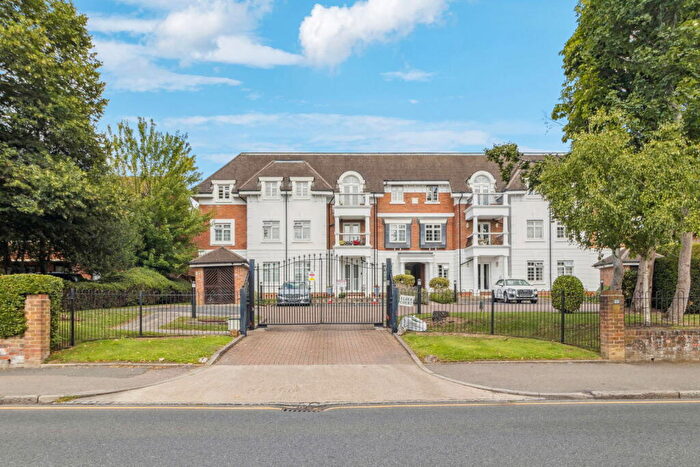 2 Bedroom Apartment For Sale In Green Lane, Northwood, HA6