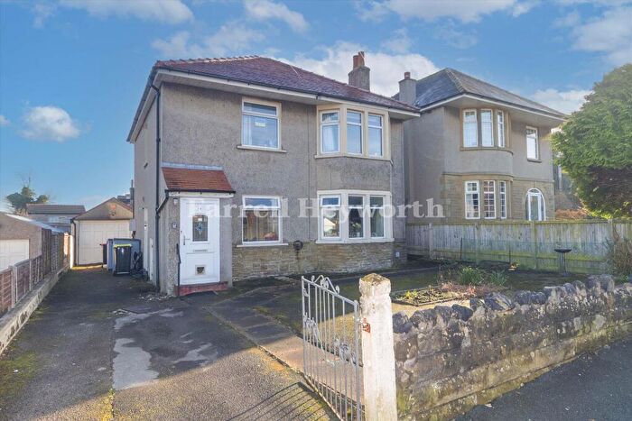 2 Bedroom Flat For Sale In Hillmount Avenue, Heysham, Morecambe, LA3