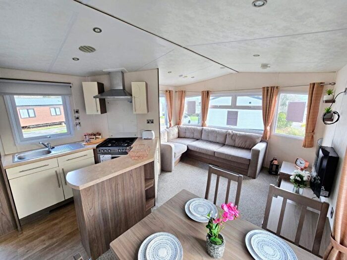 2 Bedroom Mobile/park Home For Sale In Charmouth, DT6