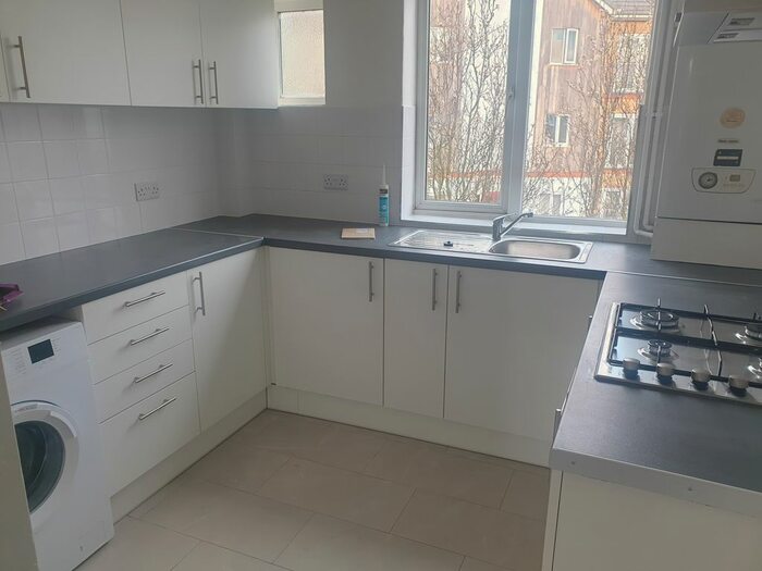 1 Bedroom Flat To Rent In Green Street, Enfield, EN3