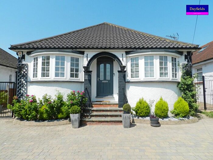 4 Bedroom Detached House To Rent In Northaw Road East, EN6
