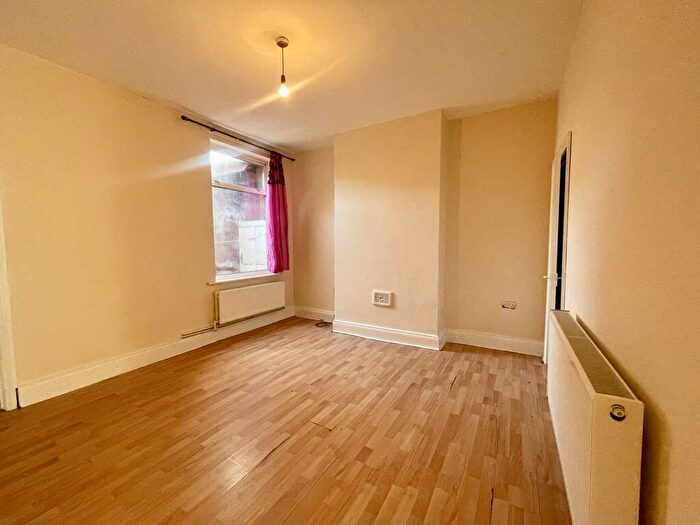 4 Bedroom Terraced House To Rent In Gipsy Road, Leicester, LE4