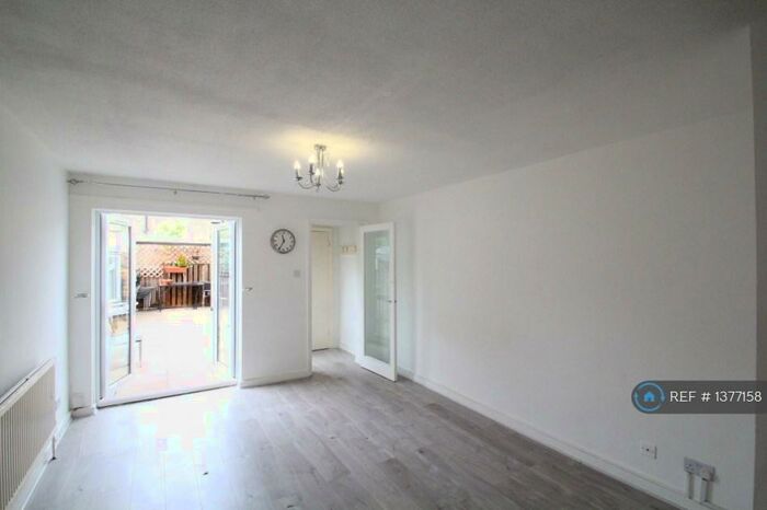 4 Bedroom Terraced House To Rent In Spondon Road, London, N15