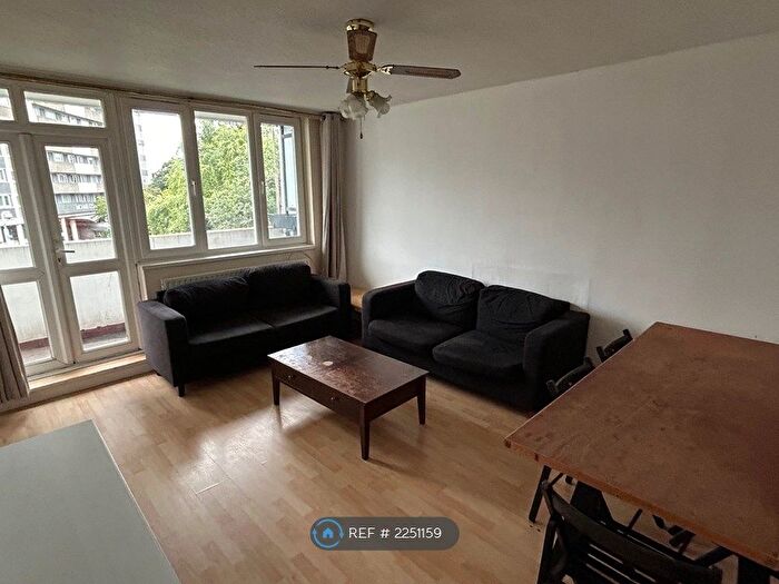 4 Bedroom Flat To Rent In Finsbury Estate, London, EC1R