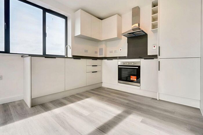 2 Bedroom Flat To Rent In Gabriels Hill, Maidstone, ME16