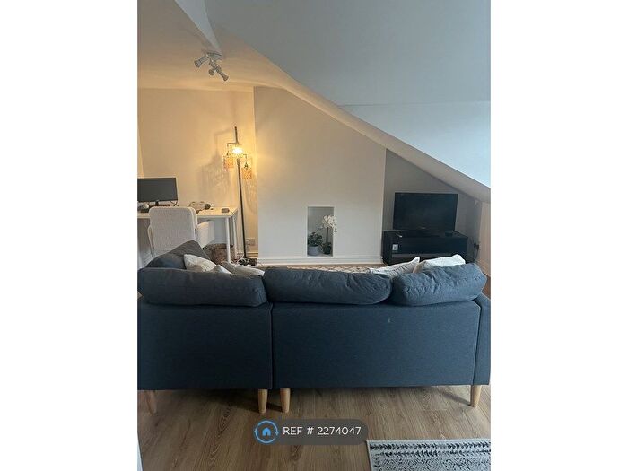 1 Bedroom Flat To Rent In Market Street, Wirral, CH47