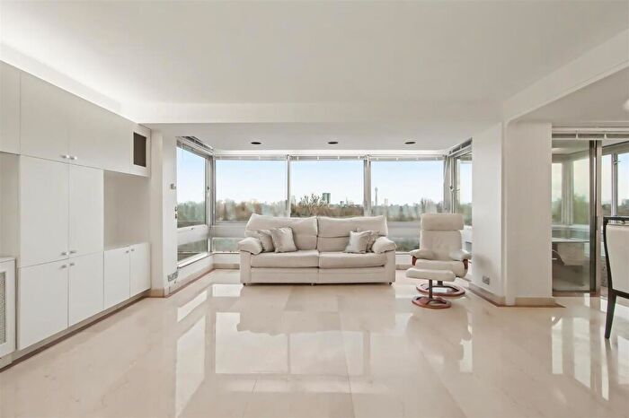 2 Bedroom Apartment For Sale In Prince Albert Road, London, NW8