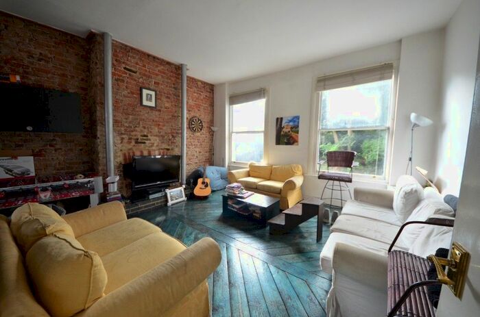 3 Bedroom Maisonette To Rent In Dulwich Road, London, SE24