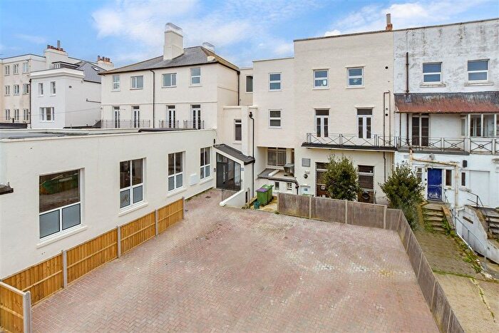 2 Bedroom Flat For Sale In Pleydell Gardens, Folkestone, Kent, CT20
