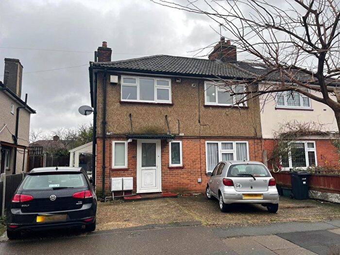 2 Bedroom Flat To Rent In Gaysham Avenue, Ilford, IG2