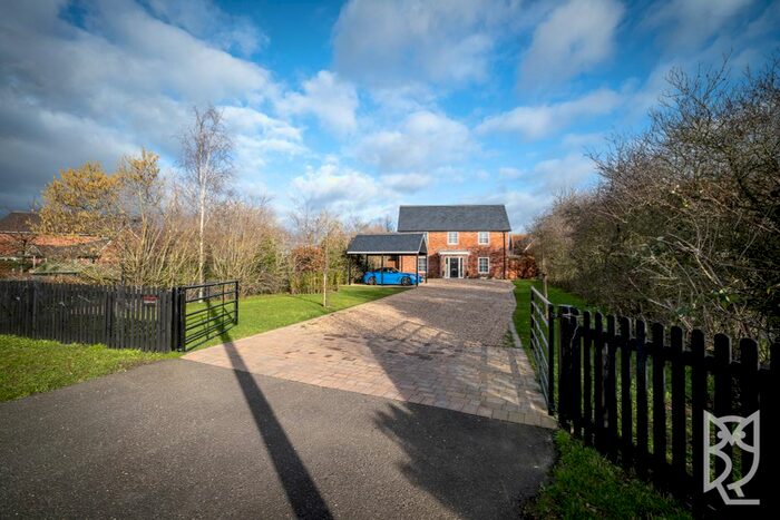 4 Bedroom Detached House For Sale In Carters Hill, Boxted Cross, Colchester, CO4