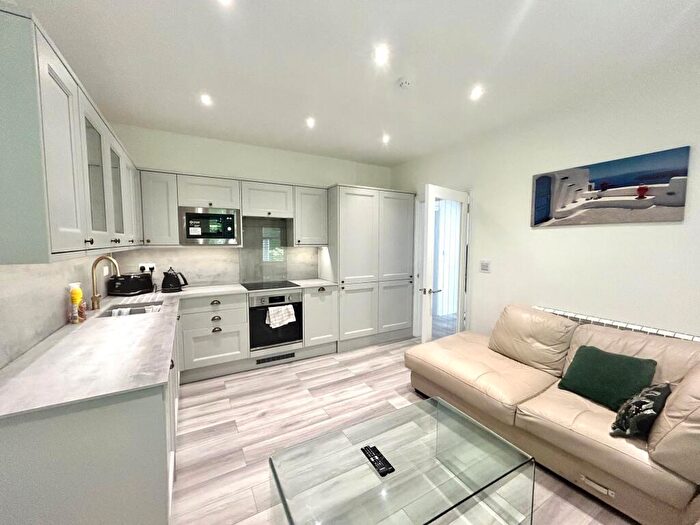 2 Bedroom Apartment To Rent In Methuen Close, Bournemouth, BH8