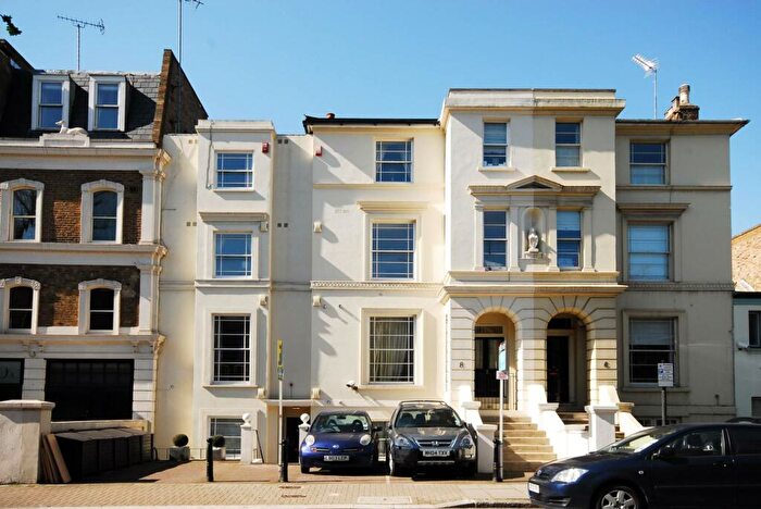 2 Bedroom Flat To Rent In Edith Grove, Chelsea, London, SW10