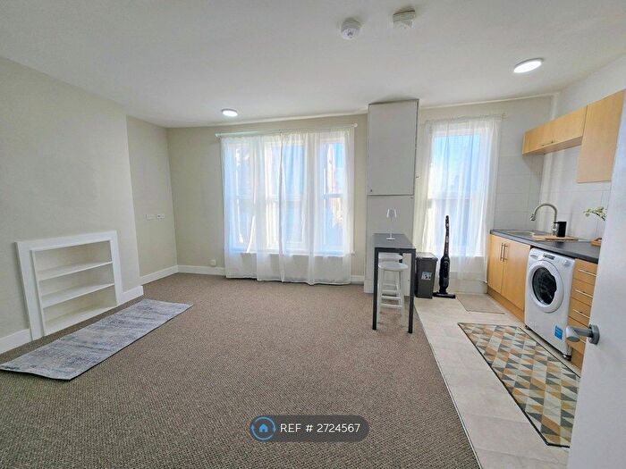 2 Bedroom Flat To Rent In Brockley Road, London, SE4