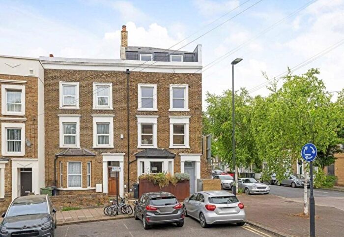 1 Bedroom Flat To Rent In Hinton Road, Loughborough Junction, SE24