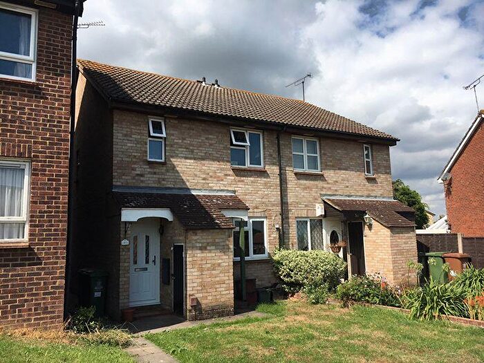1 Bedroom Flat For Sale In Wyatt Road, Crayford, Dartford, DA1