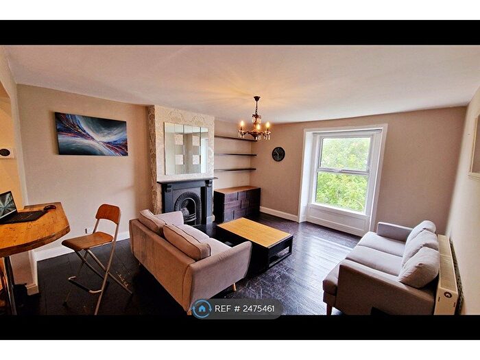 3 Bedroom Flat To Rent In West Park, Bristol, BS8
