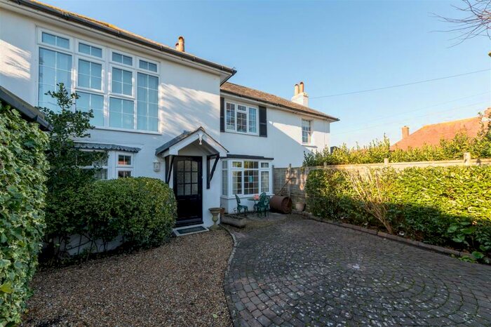 5 Bedroom House To Rent In South Road, Hayling Island, PO11