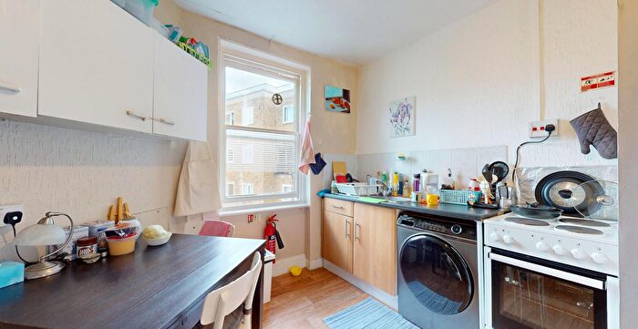 3 Bedroom Flat To Rent In Blandford Street, London, W1U