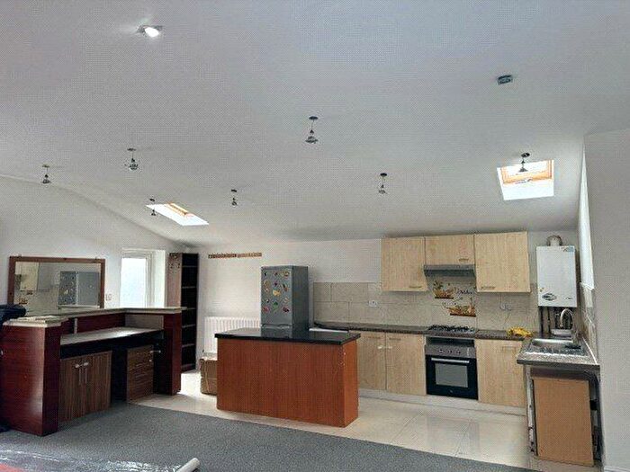 Studio To Rent In Barlow Road, Acton, W3