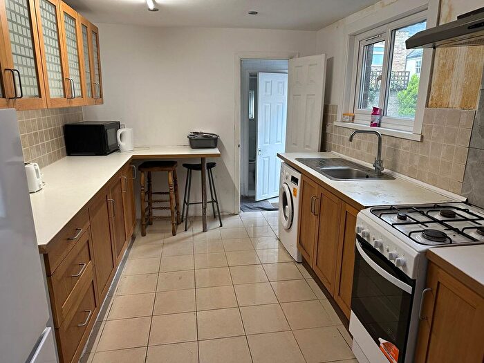 5 Bedroom Terraced House To Rent In London, W12