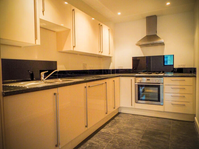 1 Bedroom Flat To Rent In Ocean Crescent, City Centre, PL1