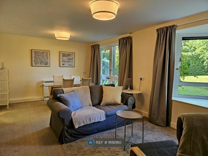 1 Bedroom Flat To Rent In Claverton Court, Chester, CH4