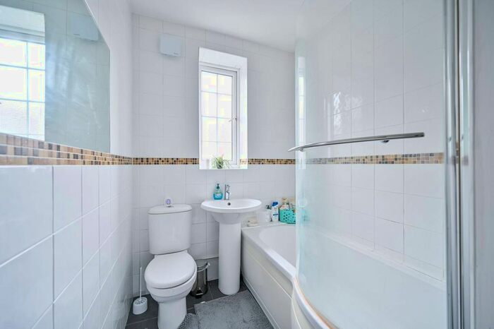 1 Bedroom Flat To Rent In Birkenhead Avenue, Kingston, Kingston Upon Thames, KT2