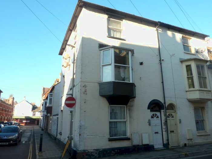 1 Bedroom Flat To Rent In East Street, Weymouth DT4
