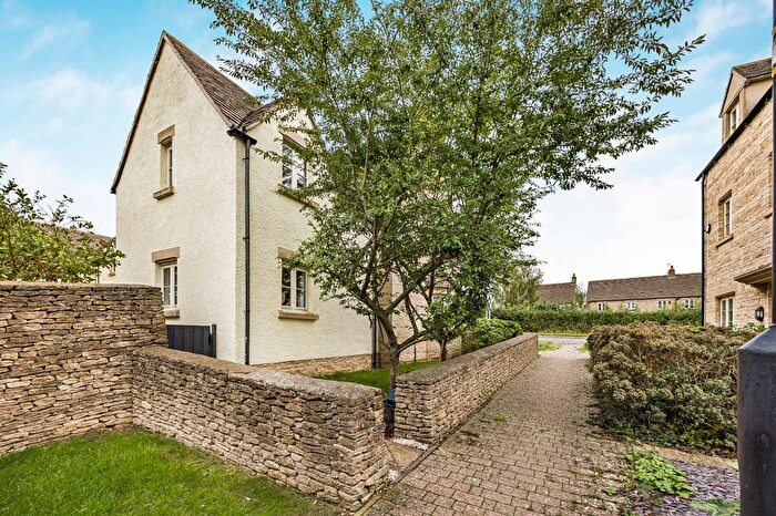 4 Bedroom End Of Terrace House For Sale In Blackberry Walk, London Road, Cirencester, Gloucestershire, GL7