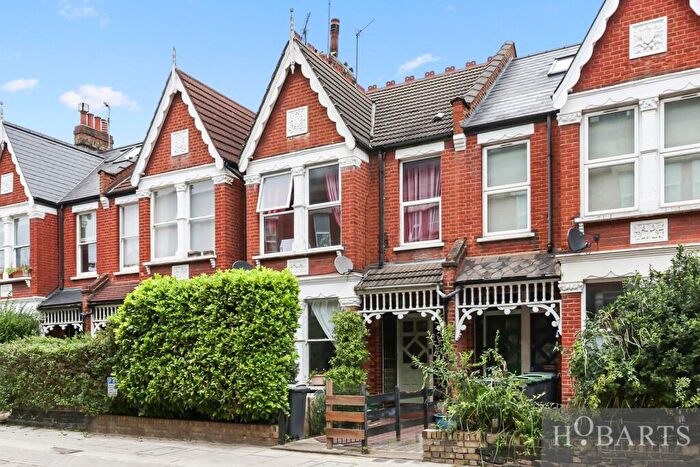 2 Bedroom Maisonette For Sale In Crescent Road, Alexandra Park, N22
