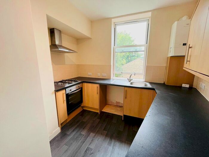 2 Bedroom Flat To Rent In Town Hall Street, Sowerby Bridge, HX6