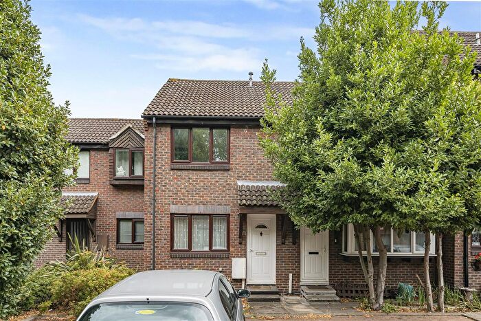 2 Bedroom Property For Sale In Somerford Way, Canada Water, SE16