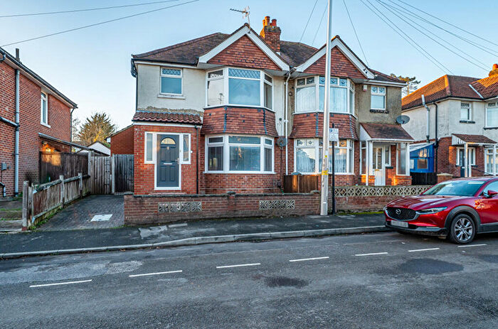 3 Bedroom Semi Detached House For Sale In Sherborne Road, Highfield, Southampton, Hampshire, SO17