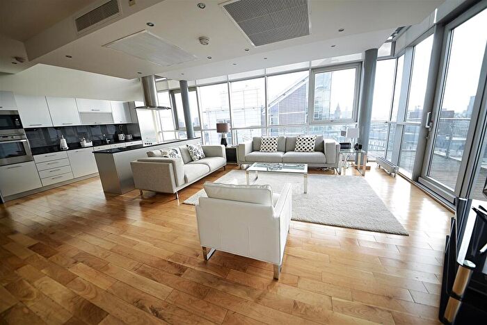 2 Bedroom Apartment To Rent In The Edge Penthouse, M3