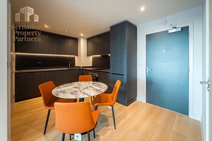 2 Bedroom Flat To Rent In Waterhouse Gardens, Block D, Dutton Street, Manchester, M3