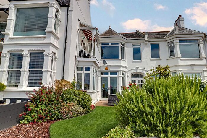 2 Bedroom Flat For Sale In Clifton Drive, Westcliff-On-Sea, SS0