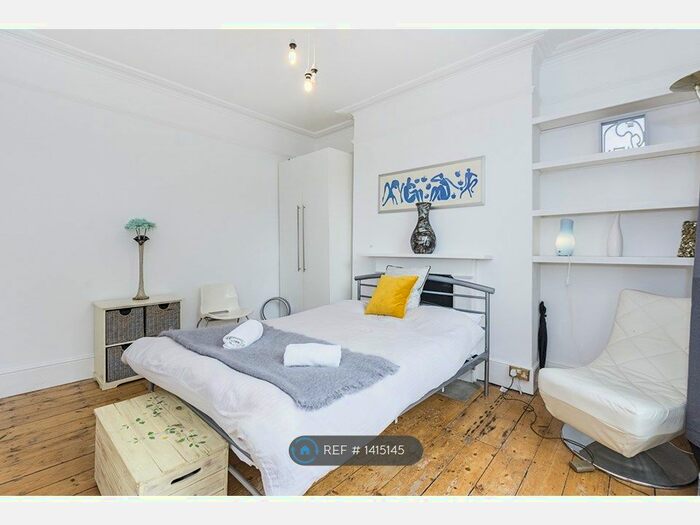 4 Bedroom Flat To Rent In Wray Crescent, London, N4