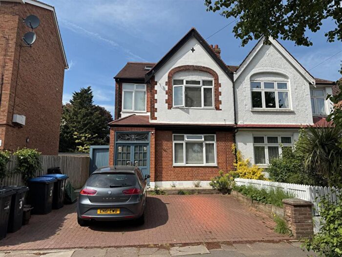 1 Bedroom Flat To Rent In The Limes Avenue, New Southgate, N11