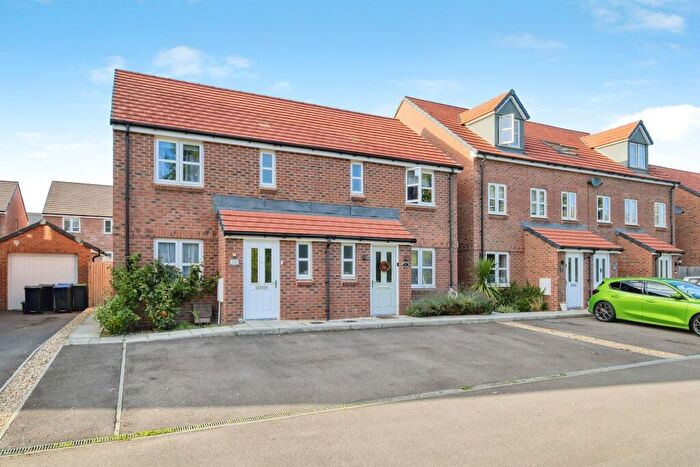 3 Bedroom Semi-Detached House For Sale In Ivie Place, Salisbury, SP2