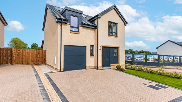 3 Bedroom Detached House For Sale In Shielhill Place, Stanley, PH1