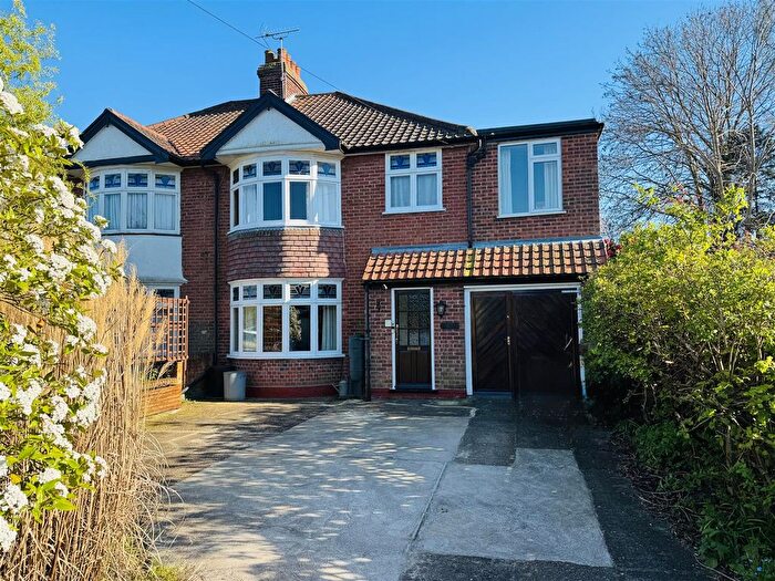 4 Bedroom Semi Detached House For Sale In Woodbridge Road East, Ipswich, IP4