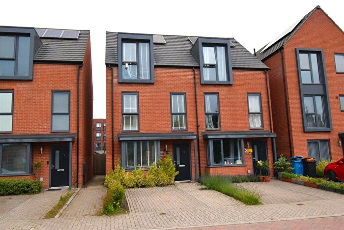 3 Bedroom Semi-Detached House For Sale In Newtonmore Drive, Derby, DE22